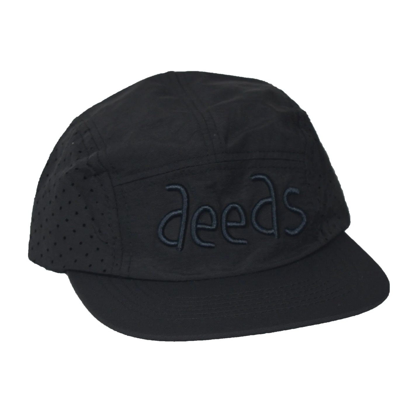 black runner hat